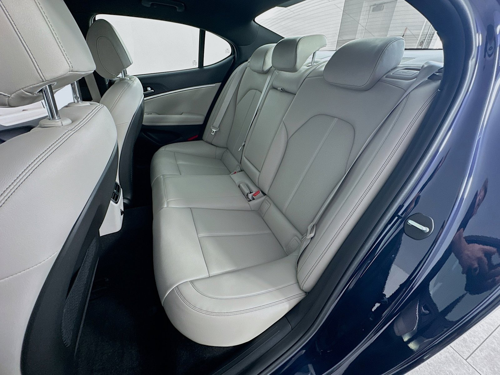 Used 2023 Genesis G70 2.0T RWD image 29
