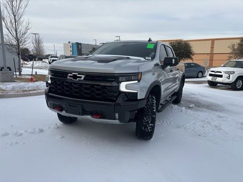 Used 2022 Chevrolet Silverado 1500 ZR2 w/ Technology Package image 6