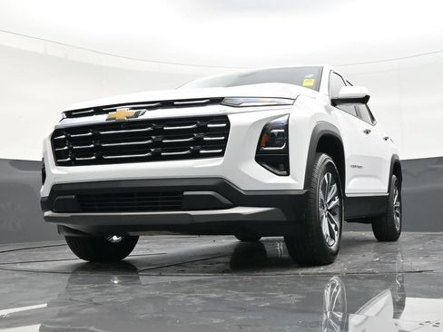 Used 2026 Chevrolet Equinox LT FWD image 24