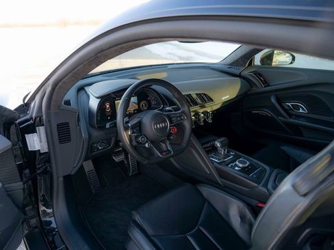 Used 2017 Audi R8 V10 plus image 30