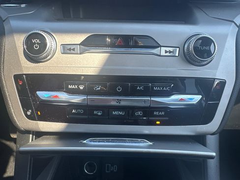 Used 2023 Ford Explorer XLT w/ Equipment Group 202A image 20