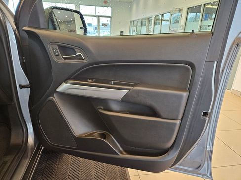 Used 2022 Chevrolet Colorado LT w/ Safety Package image 21