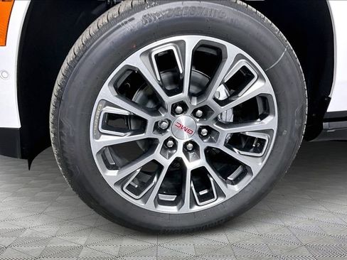 New 2026 GMC Yukon XL Denali w/ Denali Reserve Package image 13