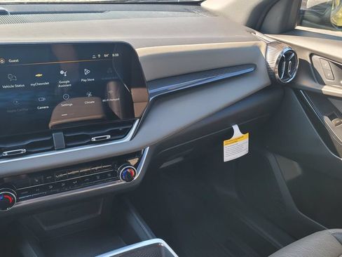 New 2026 Chevrolet Equinox LT w/ Convenience Package II FWD image 21