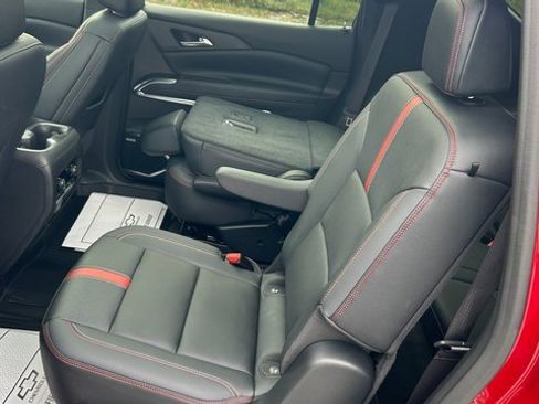 Certified 2024 Chevrolet Traverse RS image 37