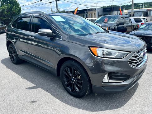 Used 2020 Ford Edge Titanium image 3