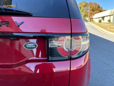 Used 2019 Land Rover Discovery Sport SE image 13