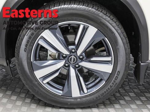 Used 2022 Nissan Rogue SL w/ SL Premium Package image 32