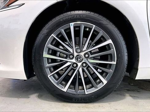 Used 2023 Lexus ES 350 w/ Premium Package image 34