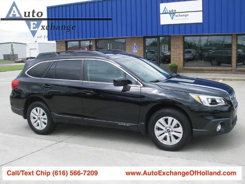 Used 2017 Subaru Outback 2.5i Premium AWD/4WD image 1