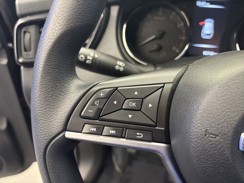 Used 2017 Nissan Rogue S AWD/4WD image 14