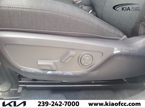 New 2027 Kia Seltos S FWD image 24
