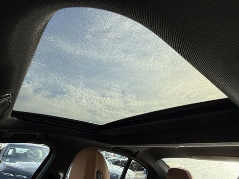 Used 2025 BMW 330i Sedan w/ Premium Package image 22