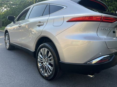 Used 2024 Toyota Venza XLE AWD/4WD image 80
