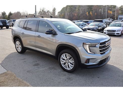 Used 2024 GMC Acadia Elevation w/ Luxury Package image 7