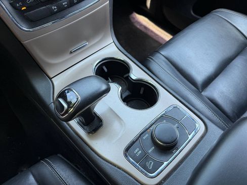 Used 2015 Jeep Grand Cherokee Limited AWD/4WD image 15