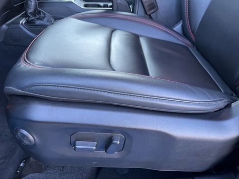 Used 2025 Jeep Wrangler Unlimited Rubicon image 31