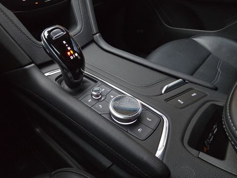 Used 2023 Cadillac XT6 Sport w/ Platinum Package image 27