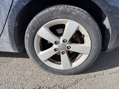 Used 2015 Dodge Dart SXT image 4