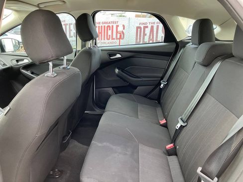 Used 2017 Ford Focus SE FWD image 6