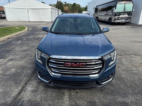 Used 2024 GMC Terrain SLT AWD/4WD image 2