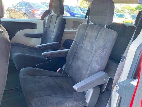 Used 2012 Dodge Grand Caravan SXT FWD image 9