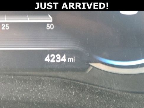 Used 2022 Genesis G70 3.3T RWD image 27