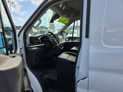 Used 2023 Ford Transit 250 Medium Roof image 9