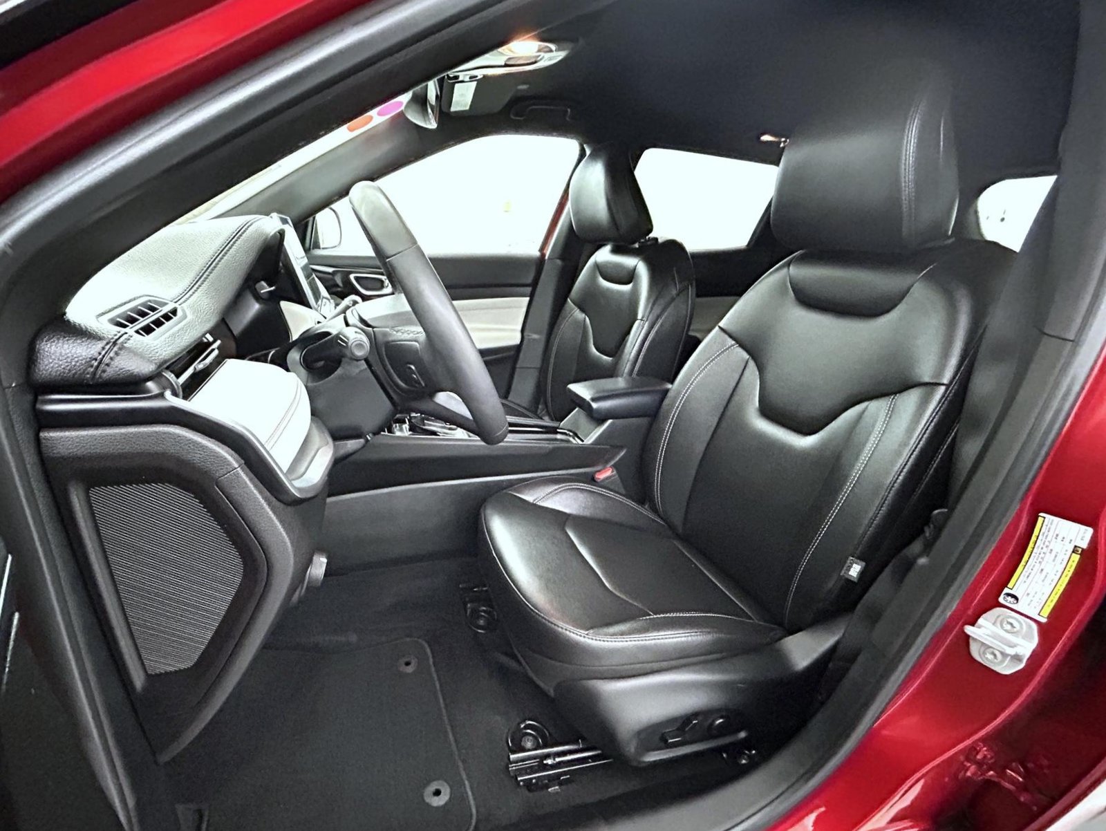 Certified 2025 Jeep Compass Limited AWD/4WD image 10
