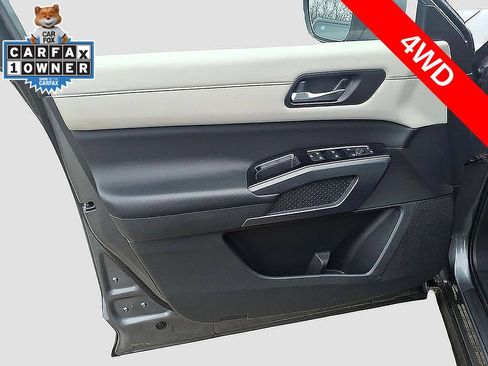 Used 2023 Nissan Pathfinder SL AWD/4WD image 24