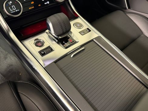 Used 2024 Jaguar XF R-Dynamic SE AWD/4WD image 17