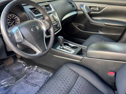 Used 2017 Nissan Altima 2.5 SV image 12