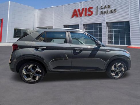 Used 2025 Hyundai Venue SEL FWD image 5