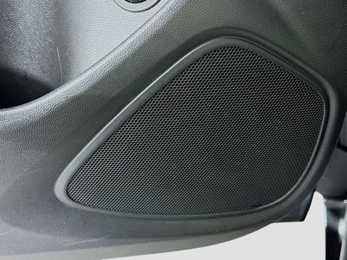 Used 2021 Buick Encore GX Select image 18