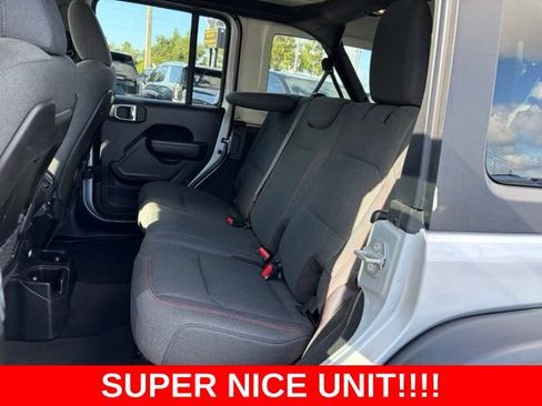 Used 2024 Jeep Wrangler Unlimited Rubicon AWD/4WD image 15