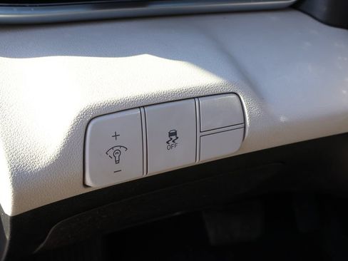 Used 2024 Hyundai Elantra Limited FWD image 15