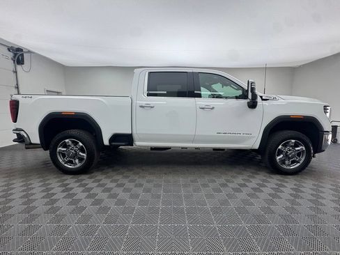 Used 2025 GMC Sierra 3500 SLT AWD/4WD image 6