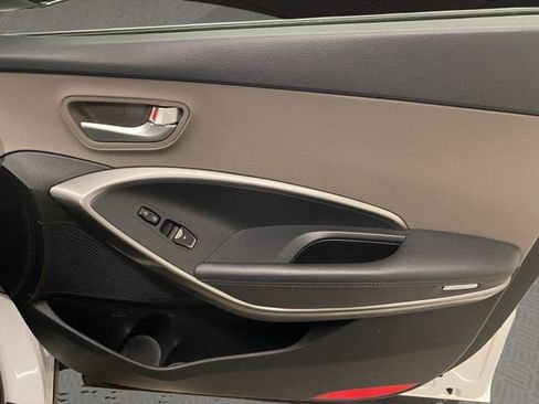 Used 2018 Hyundai Santa Fe Sport image 22