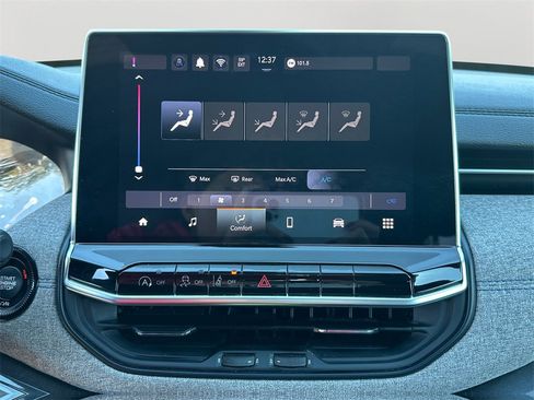 Used 2024 Jeep Compass Latitude image 22