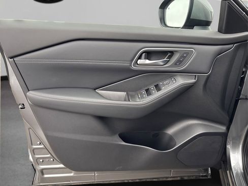 New 2026 Nissan Rogue Platinum w/ Platinum Premium Package image 16