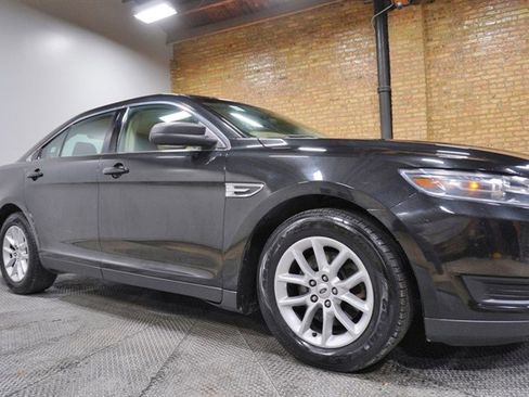 Used 2014 Ford Taurus SE image 8