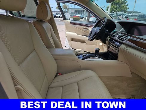 Used 2016 Lexus LS 460 w/ Comfort Package RWD image 10