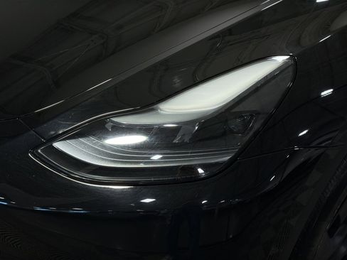 Used 2024 Tesla Model Y Long Range AWD/4WD image 13