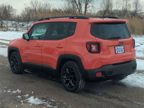 Used 2015 Jeep Renegade Latitude w/ Popular Equipment Group image 5