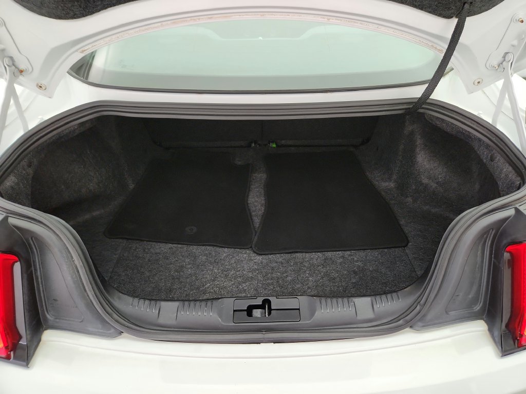 Used 2018 Ford Mustang Coupe RWD image 27