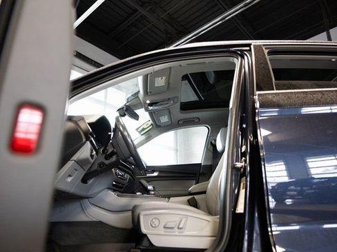 Used 2019 Audi Q5 Prestige w/ Prestige Package image 10