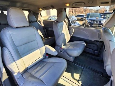 Used 2017 Toyota Sienna XLE Premium w/ Cargo Management Package AWD/4WD image 31