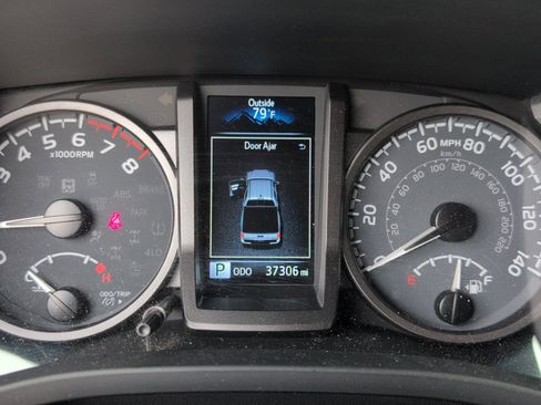 Used 2023 Toyota Tacoma TRD Sport AWD/4WD image 4
