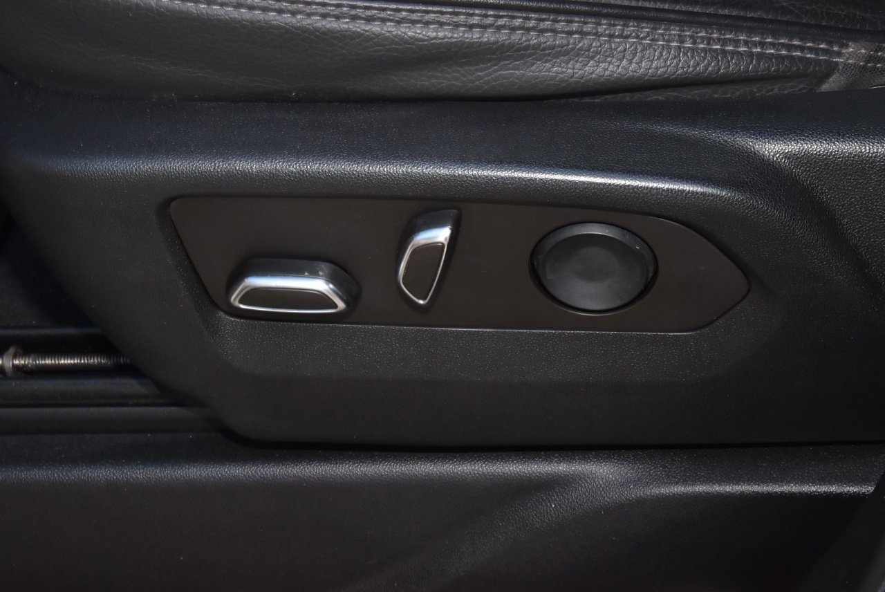 Used 2022 GMC Yukon Denali RWD image 37