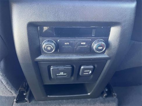 Certified 2023 Chevrolet Traverse RS image 17